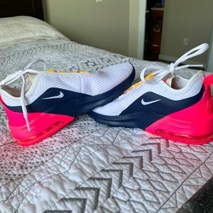 Women’s 6.5 Nike Shoes